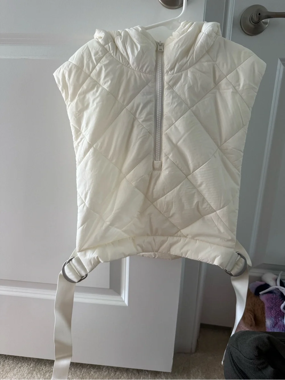 ALO Yoga White Quilted Cropped Hooded Vest